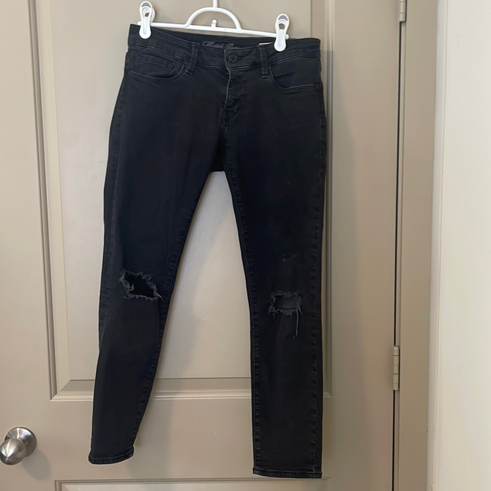 Low-Rise Skinny black jeans